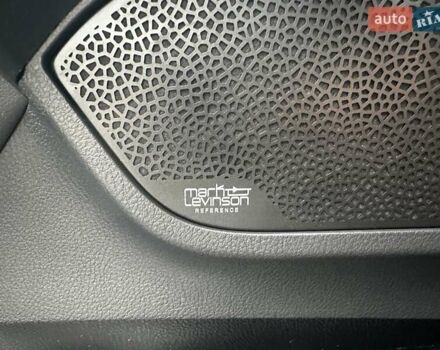 Белый Лексус ЛХ, объемом двигателя 3.35 л и пробегом 12 тыс. км за 120500 $, фото 55 на Automoto.ua