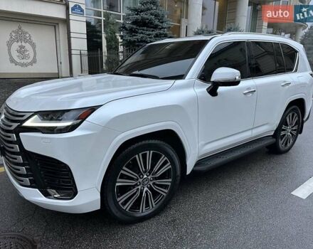 Белый Лексус ЛХ, объемом двигателя 3.45 л и пробегом 20 тыс. км за 127500 $, фото 2 на Automoto.ua