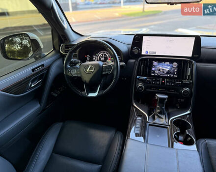 Лексус ЛХ 2022 у Києві на Automoto.ua Білий Лексус ЛХ, об'ємом двигуна 3.5 л та пробігом 33 тис. км за 113500 $, фото 27 на Automoto.ua