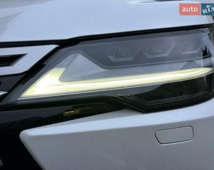 Белый Лексус ЛХ, объемом двигателя 3.45 л и пробегом 20 тыс. км за 127500 $, фото 16 на Automoto.ua