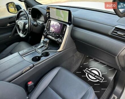 Білий Лексус ЛХ, об'ємом двигуна 3.35 л та пробігом 37 тис. км за 114900 $, фото 60 на Automoto.ua