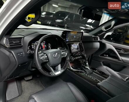 Лексус ЛХ 2022 в Киеве на Automoto.ua Белый Лексус ЛХ, объемом двигателя 3.45 л и пробегом 15 тыс. км за 117500 $, фото 41 на Automoto.ua