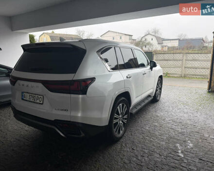 Белый Лексус ЛХ, объемом двигателя 3.45 л и пробегом 46 тыс. км за 120000 $, фото 3 на Automoto.ua