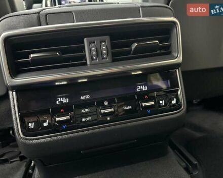 Белый Лексус ЛХ, объемом двигателя 3.35 л и пробегом 12 тыс. км за 120500 $, фото 80 на Automoto.ua