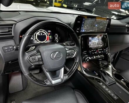 Лексус ЛХ 2022 в Киеве на Automoto.ua Белый Лексус ЛХ, объемом двигателя 3.45 л и пробегом 15 тыс. км за 117500 $, фото 40 на Automoto.ua