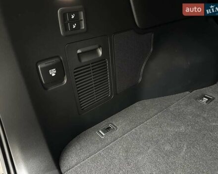 Белый Лексус ЛХ, объемом двигателя 3.35 л и пробегом 12 тыс. км за 120500 $, фото 93 на Automoto.ua