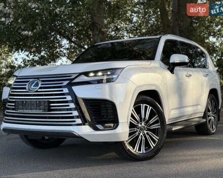 Лексус ЛХ 2022 у Києві на Automoto.ua Білий Лексус ЛХ, об'ємом двигуна 3.5 л та пробігом 33 тис. км за 113500 $, фото 1 на Automoto.ua