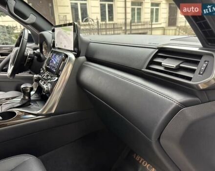 Белый Лексус ЛХ, объемом двигателя 3.35 л и пробегом 12 тыс. км за 120500 $, фото 68 на Automoto.ua