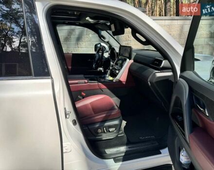 Белый Лексус ЛХ, объемом двигателя 3.35 л и пробегом 170 тыс. км за 88000 $, фото 2 на Automoto.ua