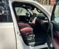 Белый Лексус ЛХ, объемом двигателя 3.35 л и пробегом 170 тыс. км за 88000 $, фото 2 на Automoto.ua
