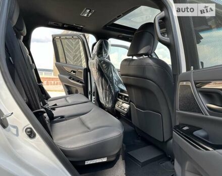 Белый Лексус ЛХ, объемом двигателя 3.45 л и пробегом 1 тыс. км за 124999 $, фото 101 на Automoto.ua