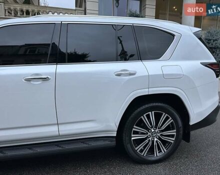 Белый Лексус ЛХ, объемом двигателя 3.45 л и пробегом 20 тыс. км за 127500 $, фото 18 на Automoto.ua