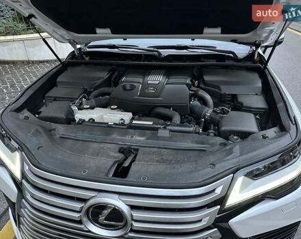 Белый Лексус ЛХ, объемом двигателя 3.45 л и пробегом 20 тыс. км за 127500 $, фото 86 на Automoto.ua