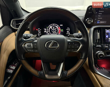 Белый Лексус ЛХ, объемом двигателя 3.35 л и пробегом 50 тыс. км за 114900 $, фото 10 на Automoto.ua