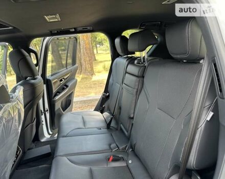 Белый Лексус ЛХ, объемом двигателя 3.45 л и пробегом 1 тыс. км за 124999 $, фото 91 на Automoto.ua