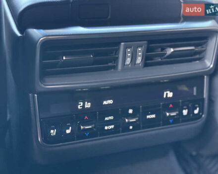 Лексус ЛХ 2022 у Києві на Automoto.ua Білий Лексус ЛХ, об'ємом двигуна 3.5 л та пробігом 33 тис. км за 113500 $, фото 45 на Automoto.ua