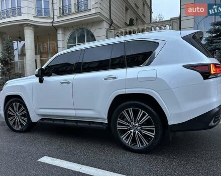 Белый Лексус ЛХ, объемом двигателя 3.45 л и пробегом 20 тыс. км за 127500 $, фото 95 на Automoto.ua