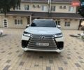 Белый Лексус ЛХ, объемом двигателя 3.35 л и пробегом 5 тыс. км за 120000 $, фото 2 на Automoto.ua
