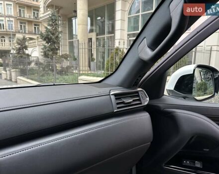 Белый Лексус ЛХ, объемом двигателя 3.35 л и пробегом 12 тыс. км за 120500 $, фото 64 на Automoto.ua