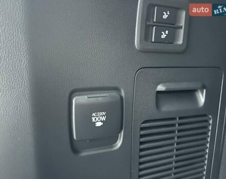 Белый Лексус ЛХ, объемом двигателя 3.35 л и пробегом 12 тыс. км за 120500 $, фото 94 на Automoto.ua