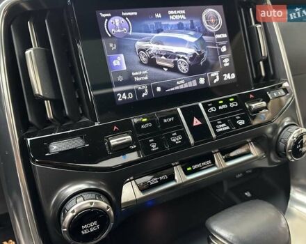 Белый Лексус ЛХ, объемом двигателя 3.35 л и пробегом 12 тыс. км за 120500 $, фото 57 на Automoto.ua