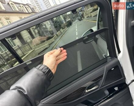 Белый Лексус ЛХ, объемом двигателя 3.35 л и пробегом 12 тыс. км за 120500 $, фото 82 на Automoto.ua