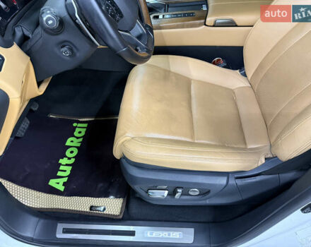 Белый Лексус ЛХ, объемом двигателя 3.35 л и пробегом 50 тыс. км за 114900 $, фото 16 на Automoto.ua