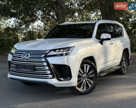 Лексус ЛХ 2022 у Києві на Automoto.ua Білий Лексус ЛХ, об'ємом двигуна 3.5 л та пробігом 33 тис. км за 113500 $, фото 3 на Automoto.ua