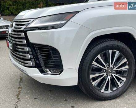 Белый Лексус ЛХ, объемом двигателя 3.35 л и пробегом 40 тыс. км за 117500 $, фото 2 на Automoto.ua