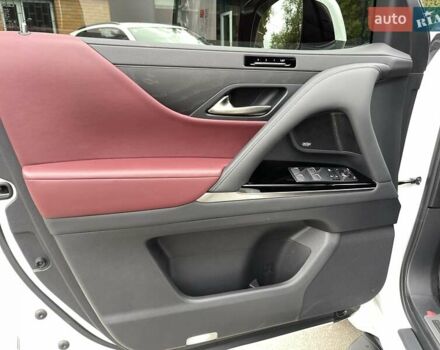 Белый Лексус ЛХ, объемом двигателя 3.35 л и пробегом 40 тыс. км за 117500 $, фото 12 на Automoto.ua