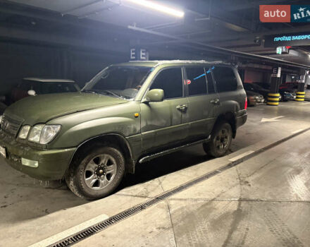 Белый Лексус ЛХ, объемом двигателя 4.66 л и пробегом 330 тыс. км за 6500 $, фото 1 на Automoto.ua