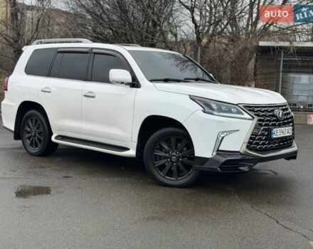 Белый Лексус ЛХ, объемом двигателя 5.7 л и пробегом 280 тыс. км за 28999 $, фото 1 на Automoto.ua