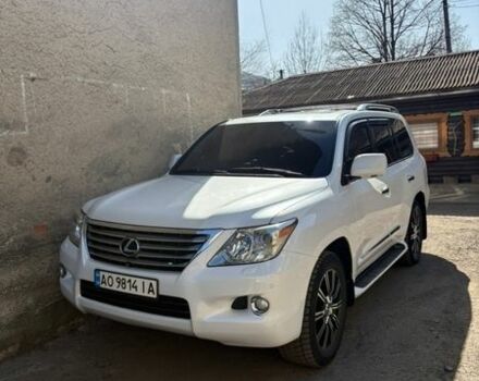 Белый Лексус ЛХ, объемом двигателя 5.7 л и пробегом 295 тыс. км за 24500 $, фото 1 на Automoto.ua