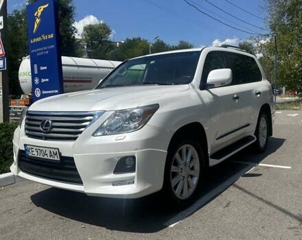 Білий Лексус ЛХ, об'ємом двигуна 5.69 л та пробігом 260 тис. км за 28000 $, фото 1 на Automoto.ua