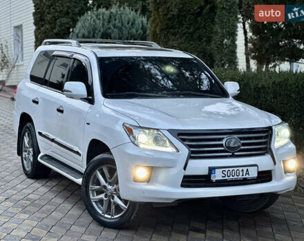 Белый Лексус ЛХ, объемом двигателя 5.7 л и пробегом 307 тыс. км за 20950 $, фото 1 на Automoto.ua