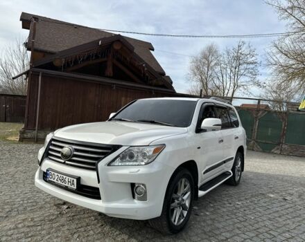 Белый Лексус ЛХ, объемом двигателя 5.7 л и пробегом 300 тыс. км за 21500 $, фото 1 на Automoto.ua