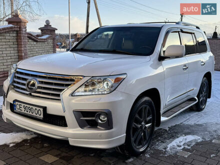 Белый Лексус ЛХ, объемом двигателя 5.7 л и пробегом 157 тыс. км за 30900 $, фото 1 на Automoto.ua