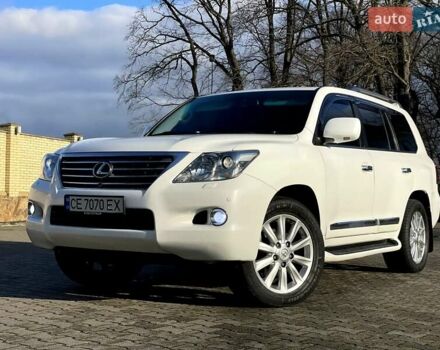 Белый Лексус ЛХ, объемом двигателя 5.66 л и пробегом 318 тыс. км за 23500 $, фото 1 на Automoto.ua