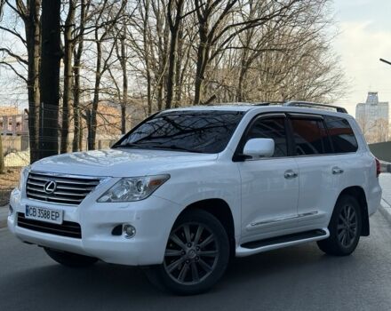 Белый Лексус ЛХ, объемом двигателя 5.7 л и пробегом 270 тыс. км за 24000 $, фото 1 на Automoto.ua
