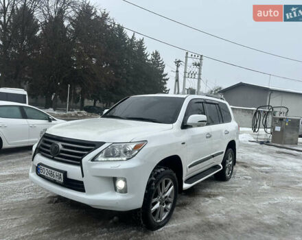 Белый Лексус ЛХ, объемом двигателя 5.7 л и пробегом 307 тыс. км за 21500 $, фото 1 на Automoto.ua