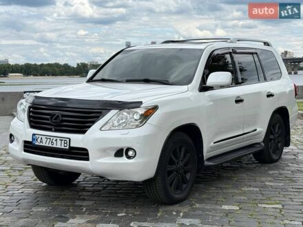 Белый Лексус ЛХ, объемом двигателя 5.66 л и пробегом 374 тыс. км за 19350 $, фото 1 на Automoto.ua