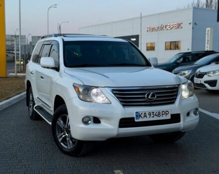 Белый Лексус ЛХ, объемом двигателя 5.7 л и пробегом 238 тыс. км за 21000 $, фото 1 на Automoto.ua