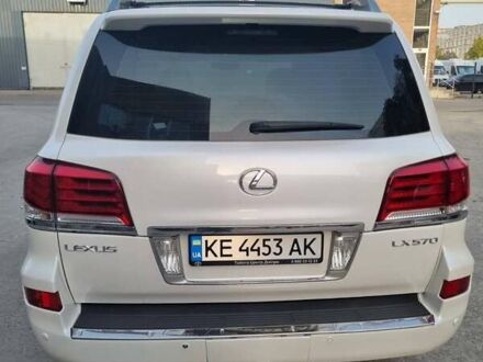 Білий Лексус ЛХ, об'ємом двигуна 5.7 л та пробігом 300 тис. км за 20000 $, фото 1 на Automoto.ua