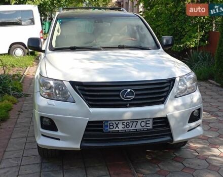Белый Лексус ЛХ, объемом двигателя 5.7 л и пробегом 230 тыс. км за 21000 $, фото 1 на Automoto.ua