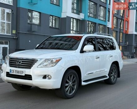 Белый Лексус ЛХ, объемом двигателя 5.66 л и пробегом 271 тыс. км за 22700 $, фото 1 на Automoto.ua