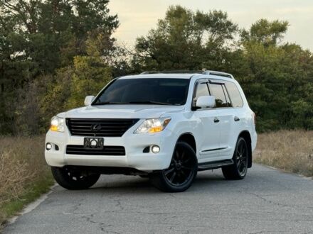 Белый Лексус ЛХ, объемом двигателя 0 л и пробегом 300 тыс. км за 17400 $, фото 1 на Automoto.ua