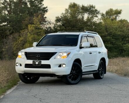 Белый Лексус ЛХ, объемом двигателя 0 л и пробегом 300 тыс. км за 17400 $, фото 1 на Automoto.ua
