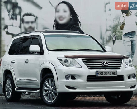 Белый Лексус ЛХ, объемом двигателя 5.7 л и пробегом 197 тыс. км за 25700 $, фото 1 на Automoto.ua