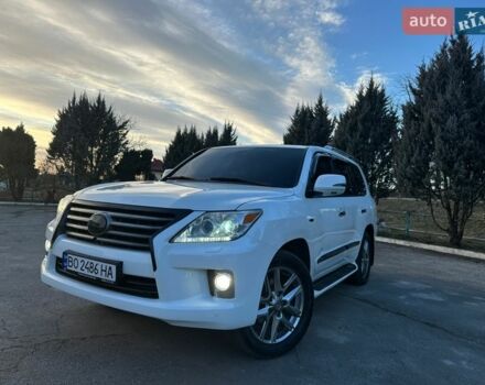 Белый Лексус ЛХ, объемом двигателя 5.7 л и пробегом 307 тыс. км за 21900 $, фото 1 на Automoto.ua