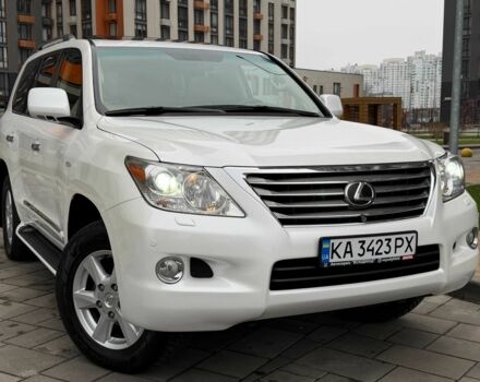 Белый Лексус ЛХ, объемом двигателя 5.7 л и пробегом 206 тыс. км за 25555 $, фото 1 на Automoto.ua